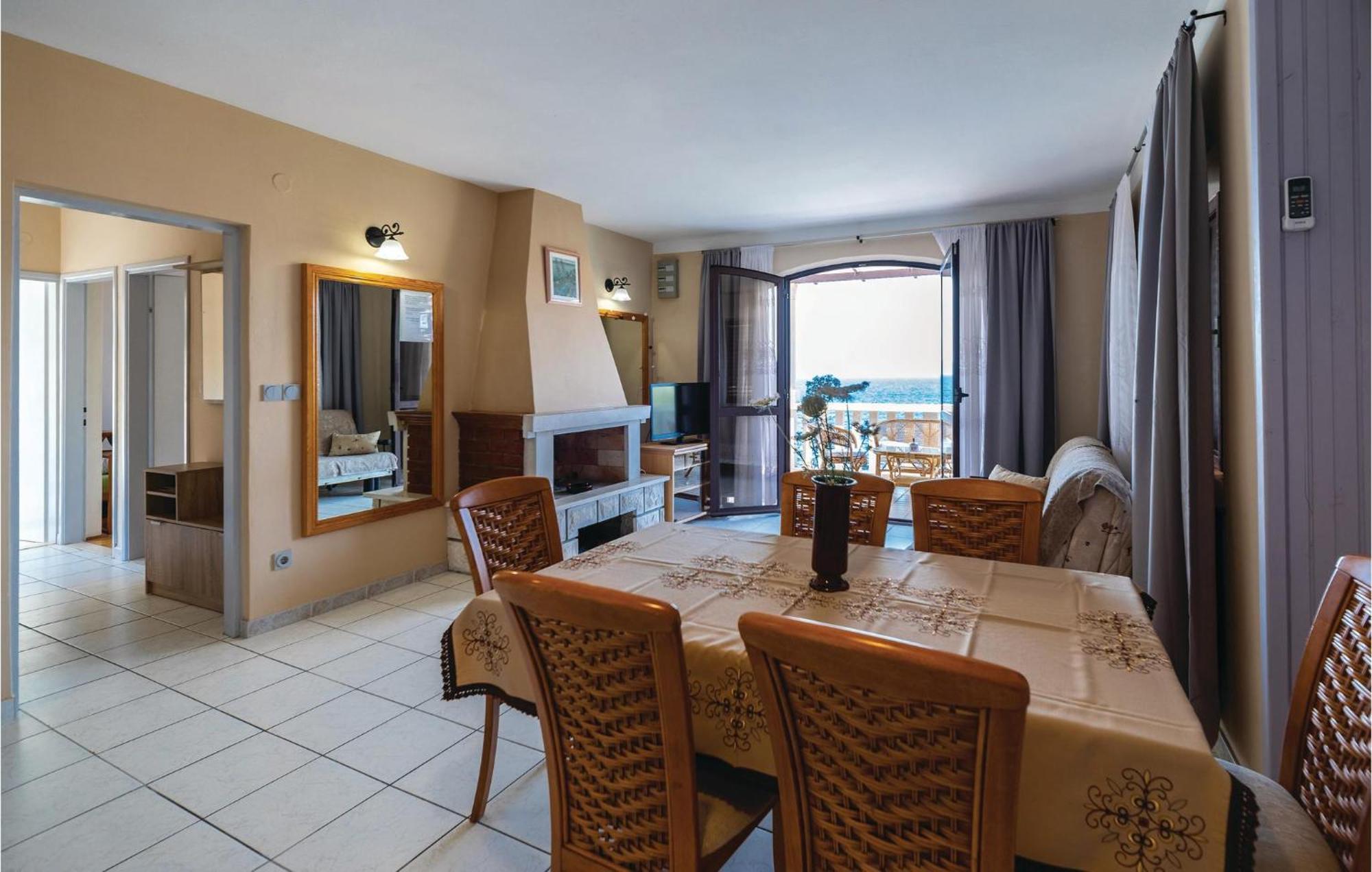 4 Bedroom Gorgeous Home In Prigradica Εξωτερικό φωτογραφία