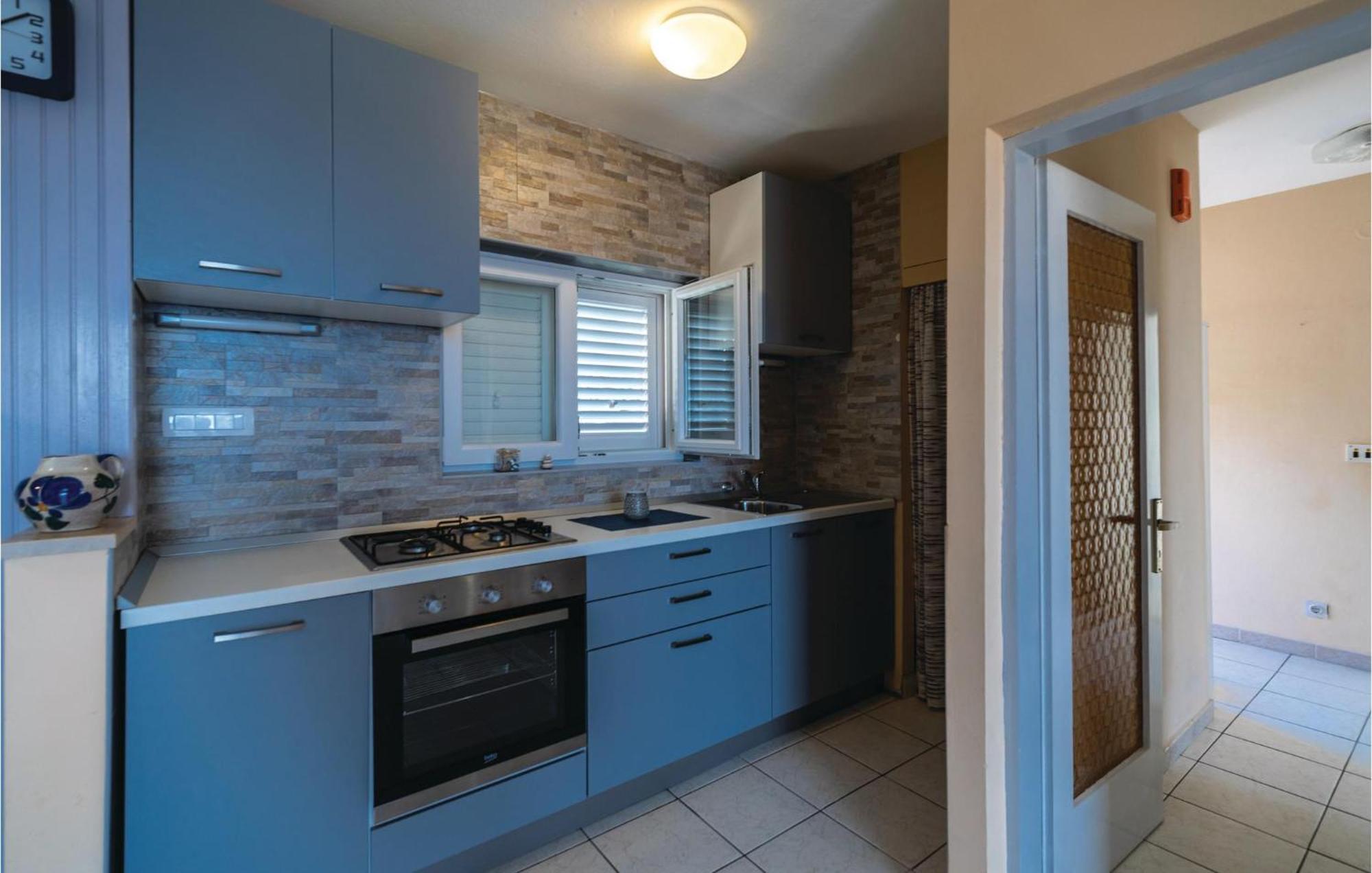 4 Bedroom Gorgeous Home In Prigradica Εξωτερικό φωτογραφία