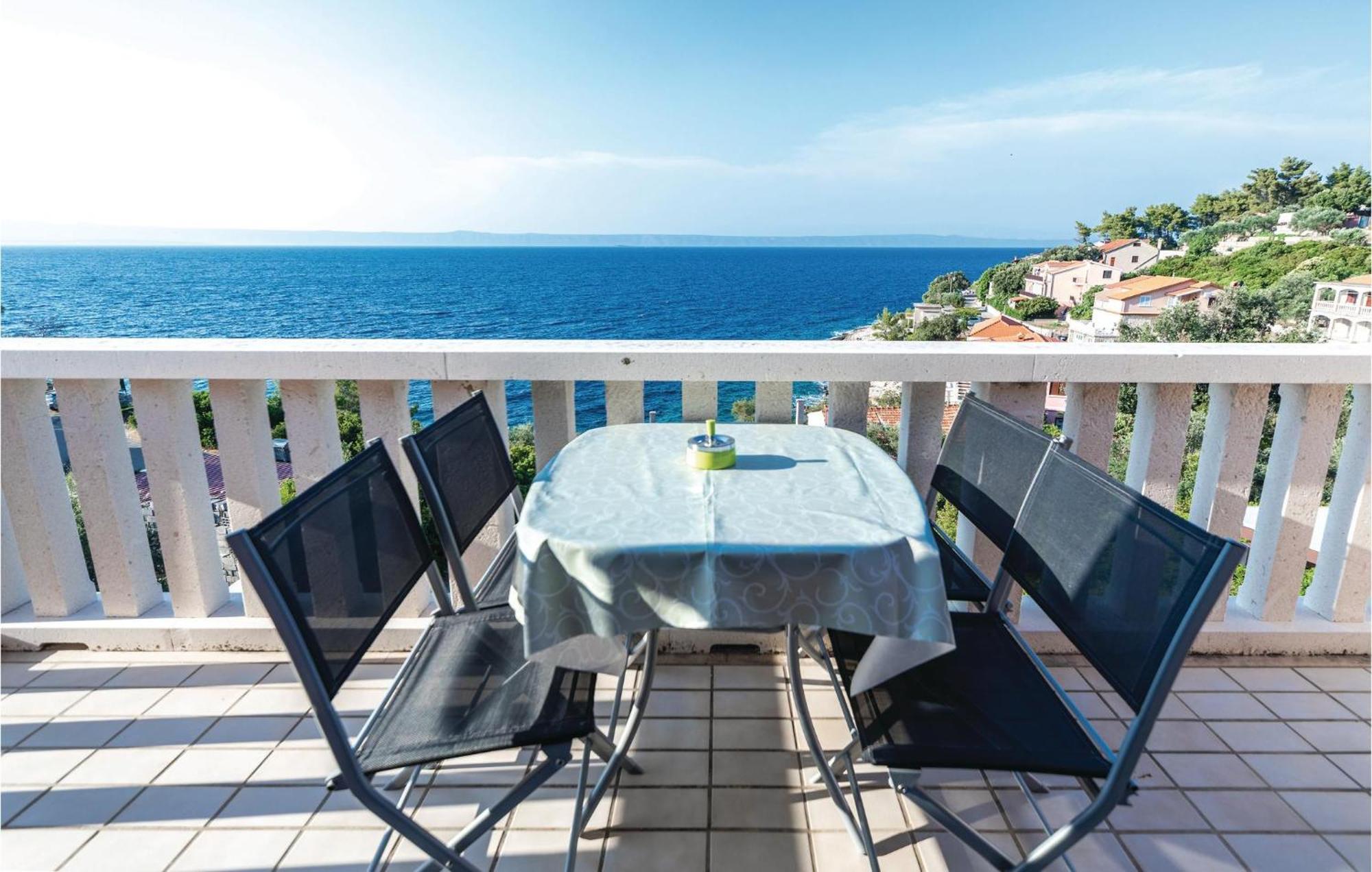 4 Bedroom Gorgeous Home In Prigradica Εξωτερικό φωτογραφία