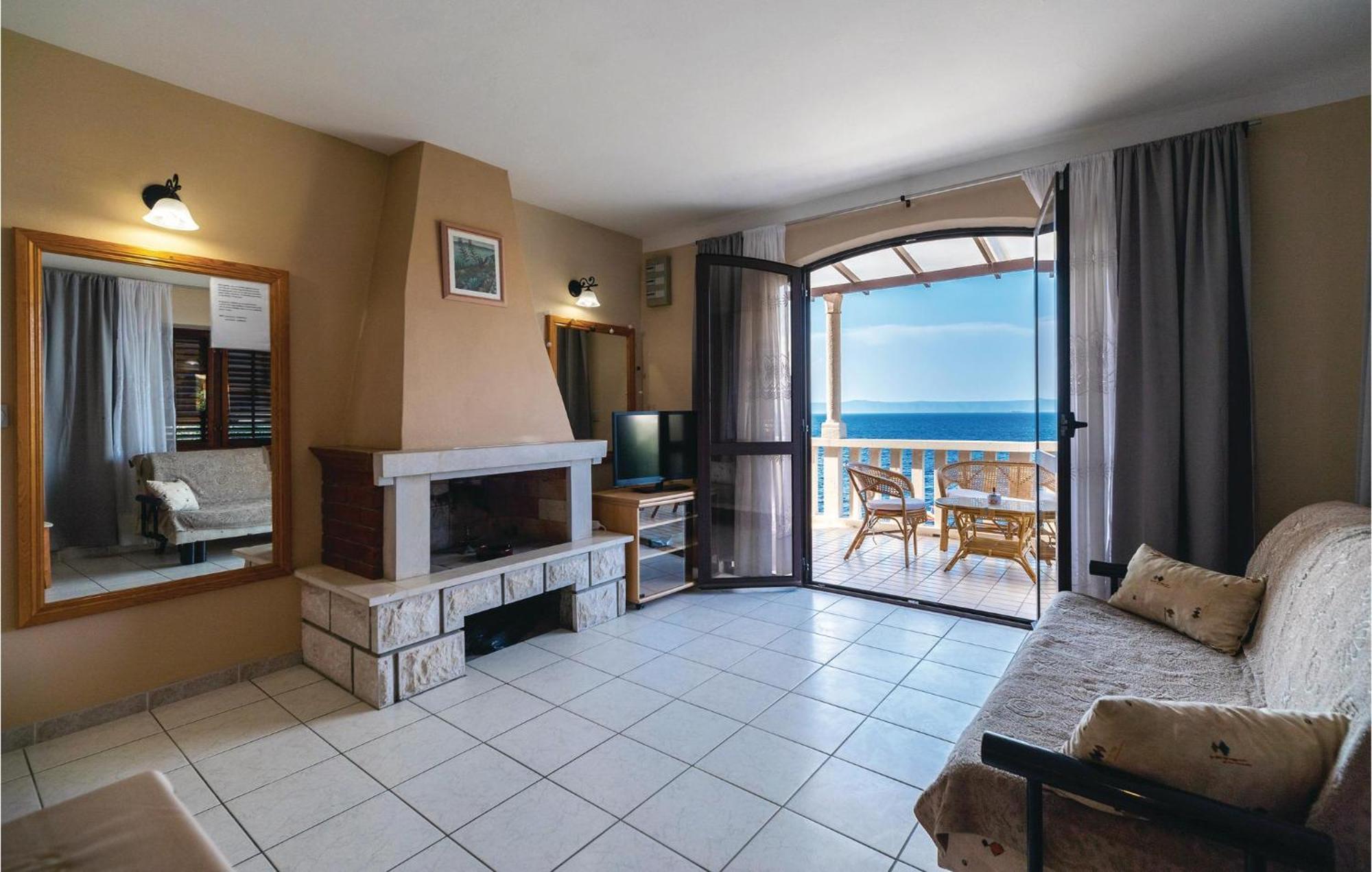 4 Bedroom Gorgeous Home In Prigradica Εξωτερικό φωτογραφία