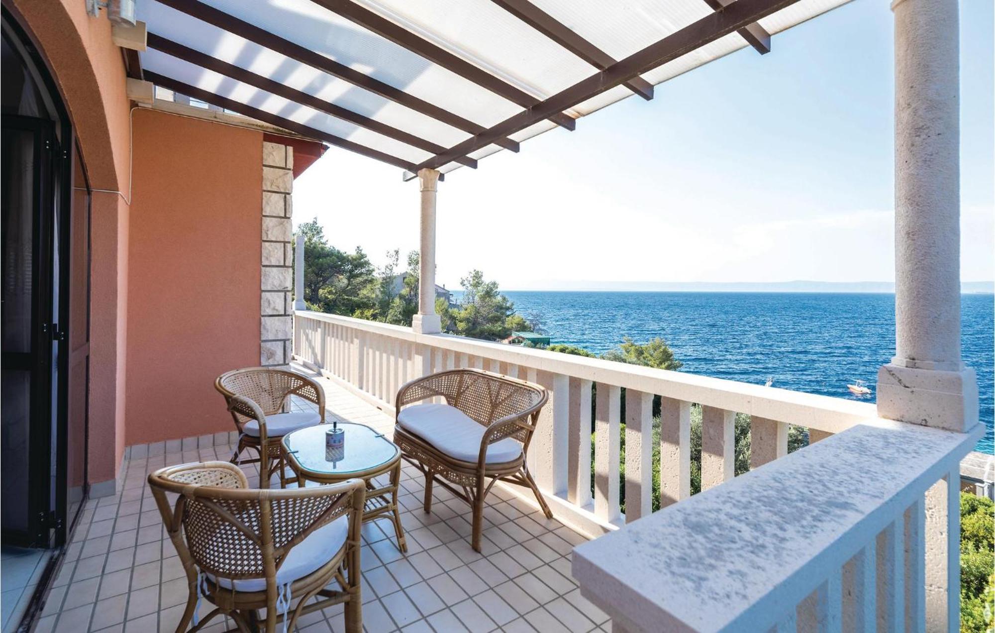 4 Bedroom Gorgeous Home In Prigradica Εξωτερικό φωτογραφία